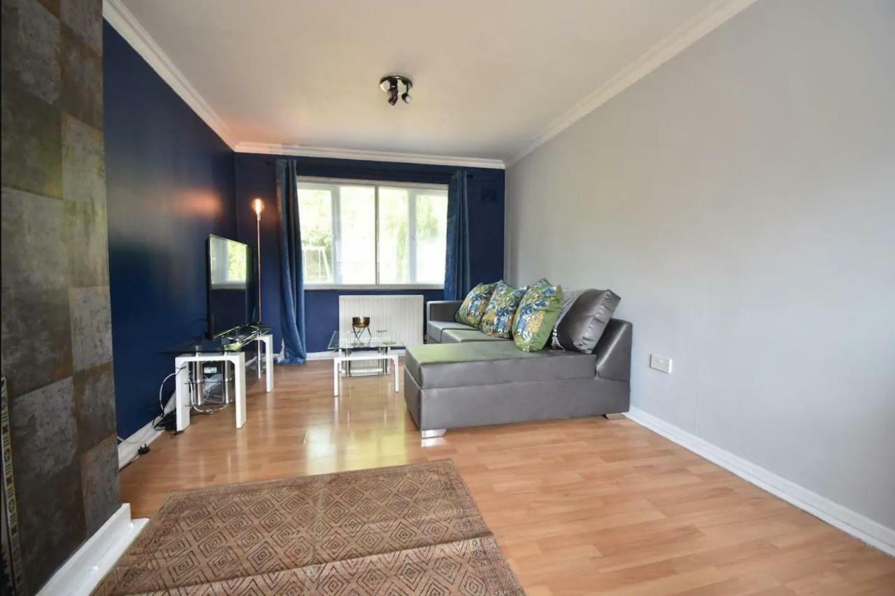 3-Bedroom Comfy Home in Solihull Eksteriør bilde